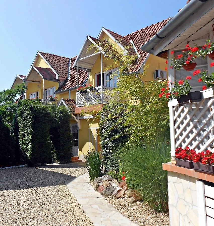 Castello Vendeg Es Apartmanhaz Eger
