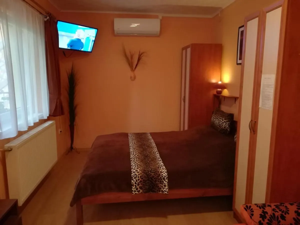 Castello Vendeg Es Apartmanhaz Eger