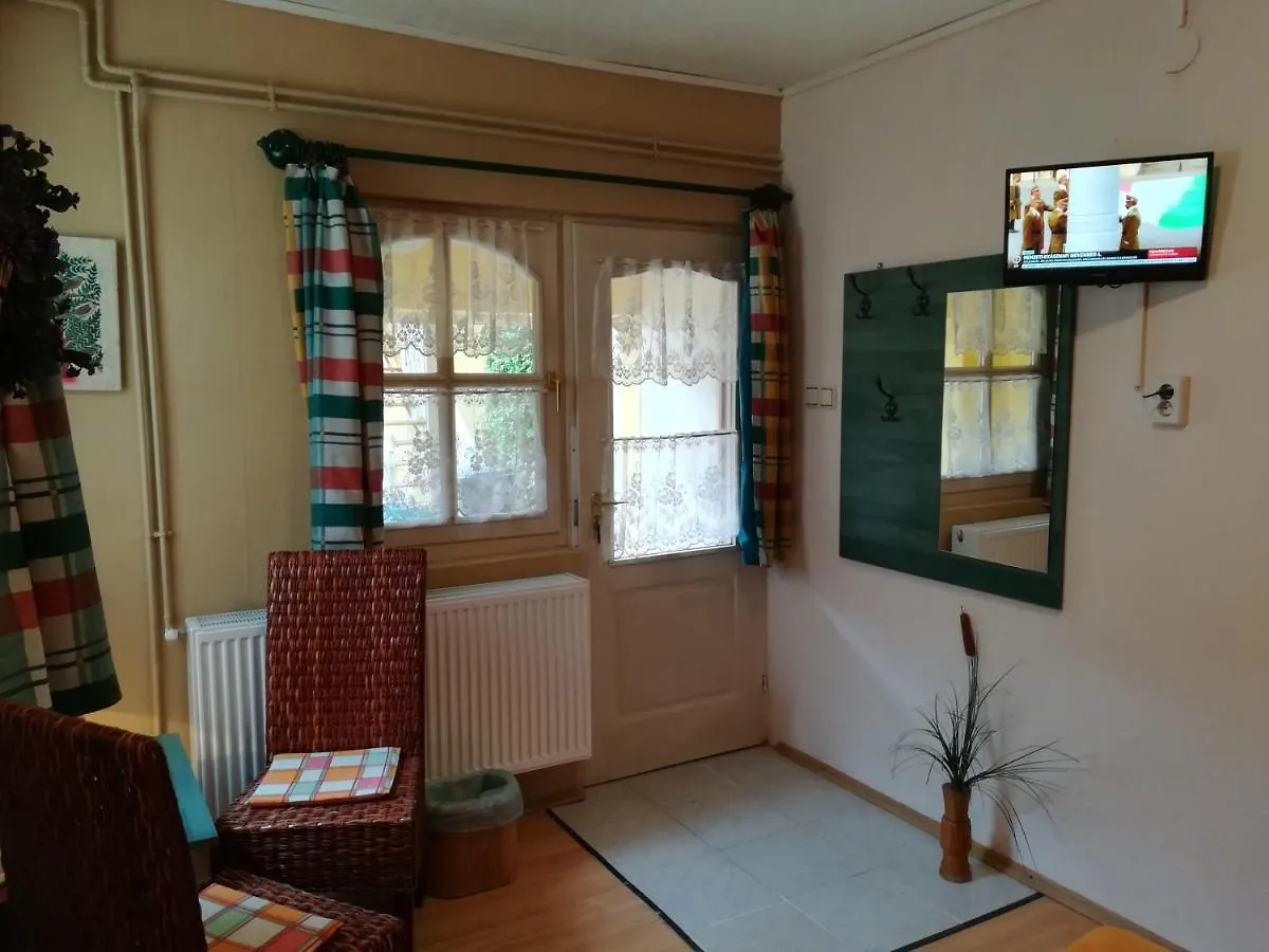 Castello Vendeg Es Apartmanhaz Eger 0*,