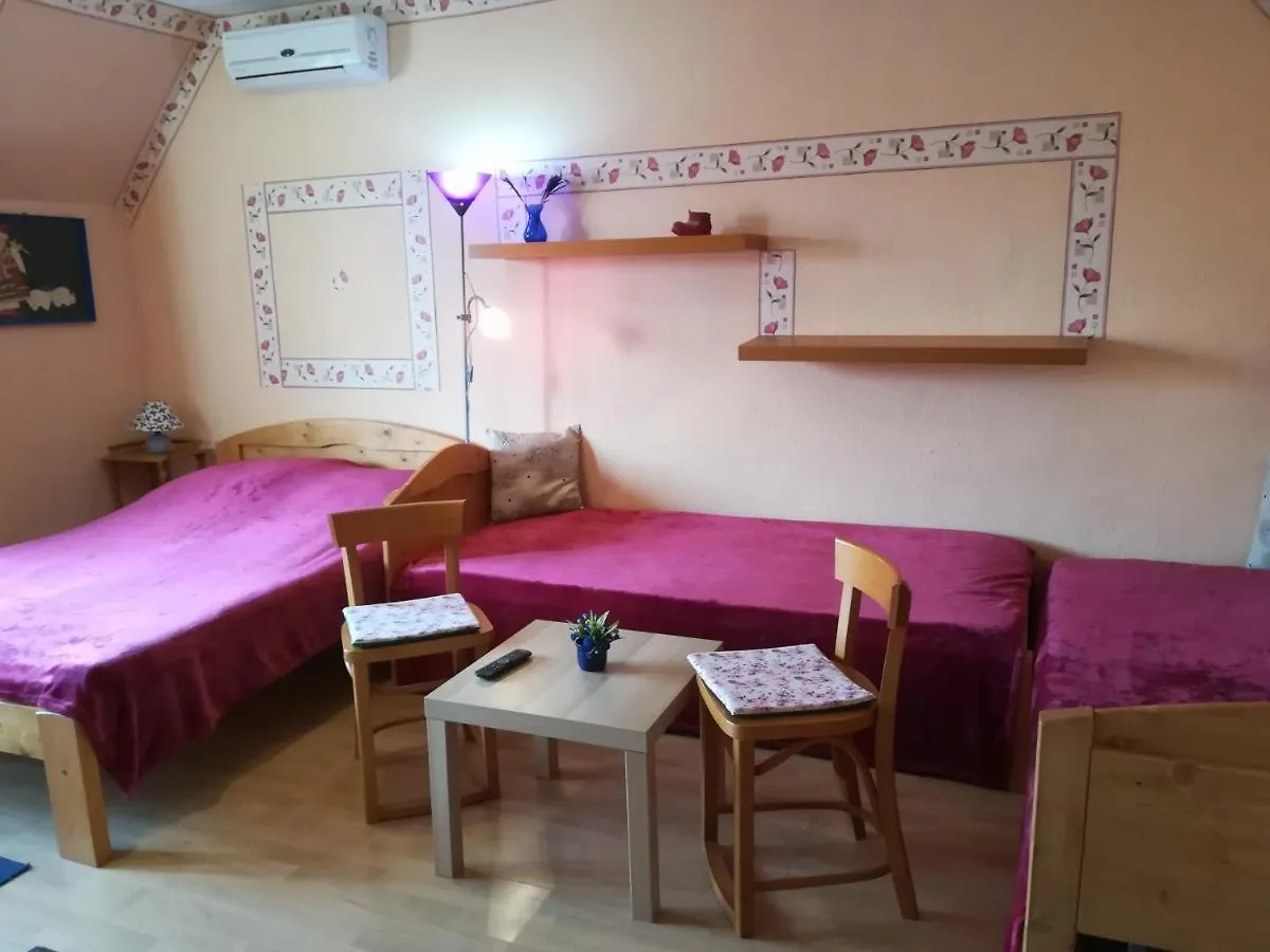 Apartment Castello Vendeg Es Apartmanhaz Eger