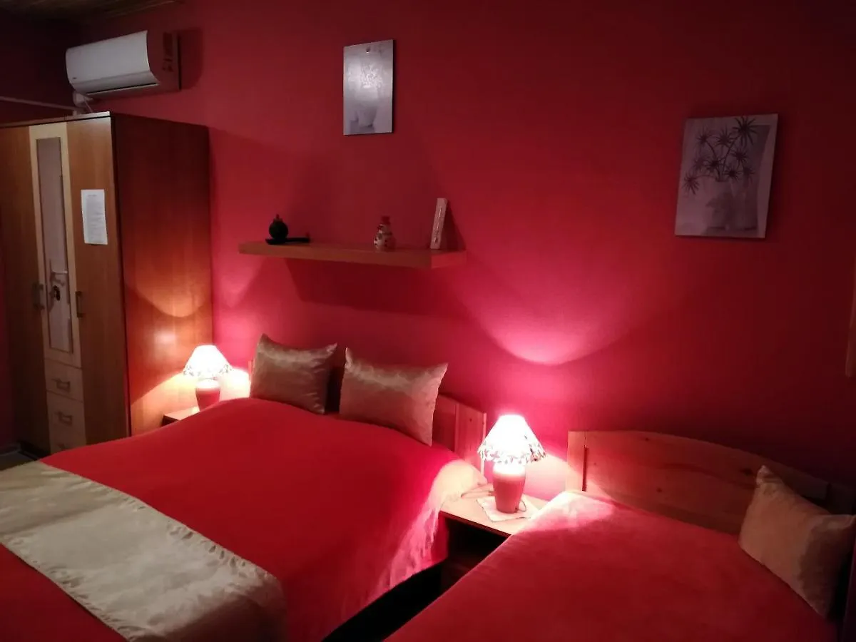 Castello Vendeg Es Apartmanhaz Eger Apartment