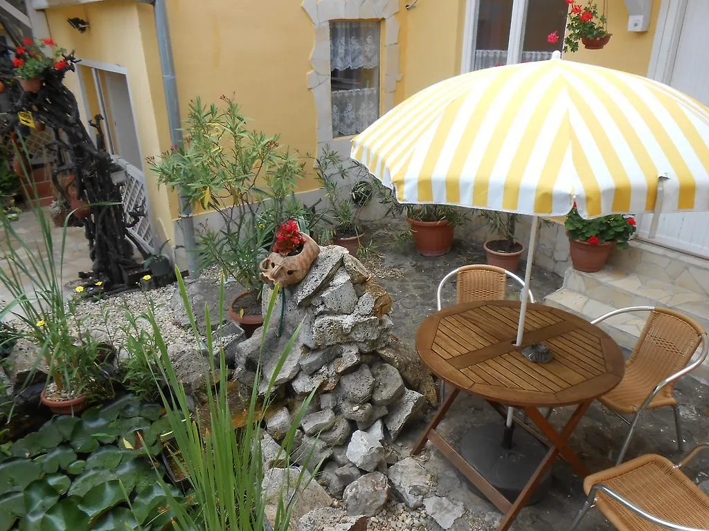 Castello Vendeg Es Apartmanhaz Eger 0*,