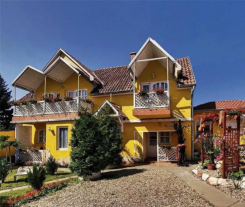 Apartment Castello Vendeg Es Apartmanhaz Eger